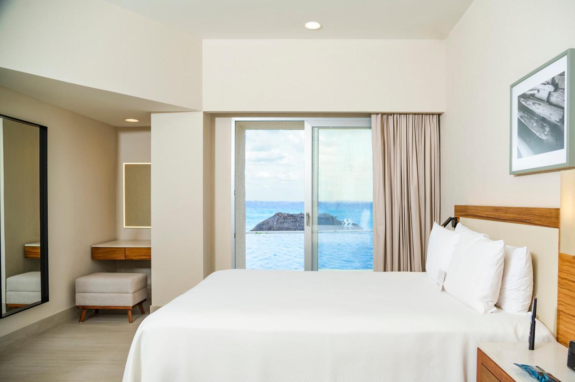 Swim Up Ocean Front Double Adults Only