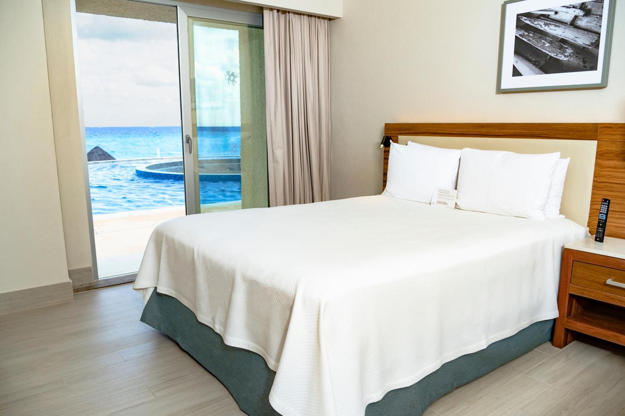 Swim Up Ocean Front Double Adults Only
